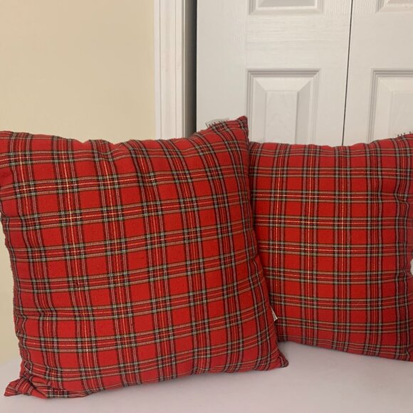 RAE DUNN CHRISTMAS PILLOWS - SET OF 2 - Picture 1 of 6